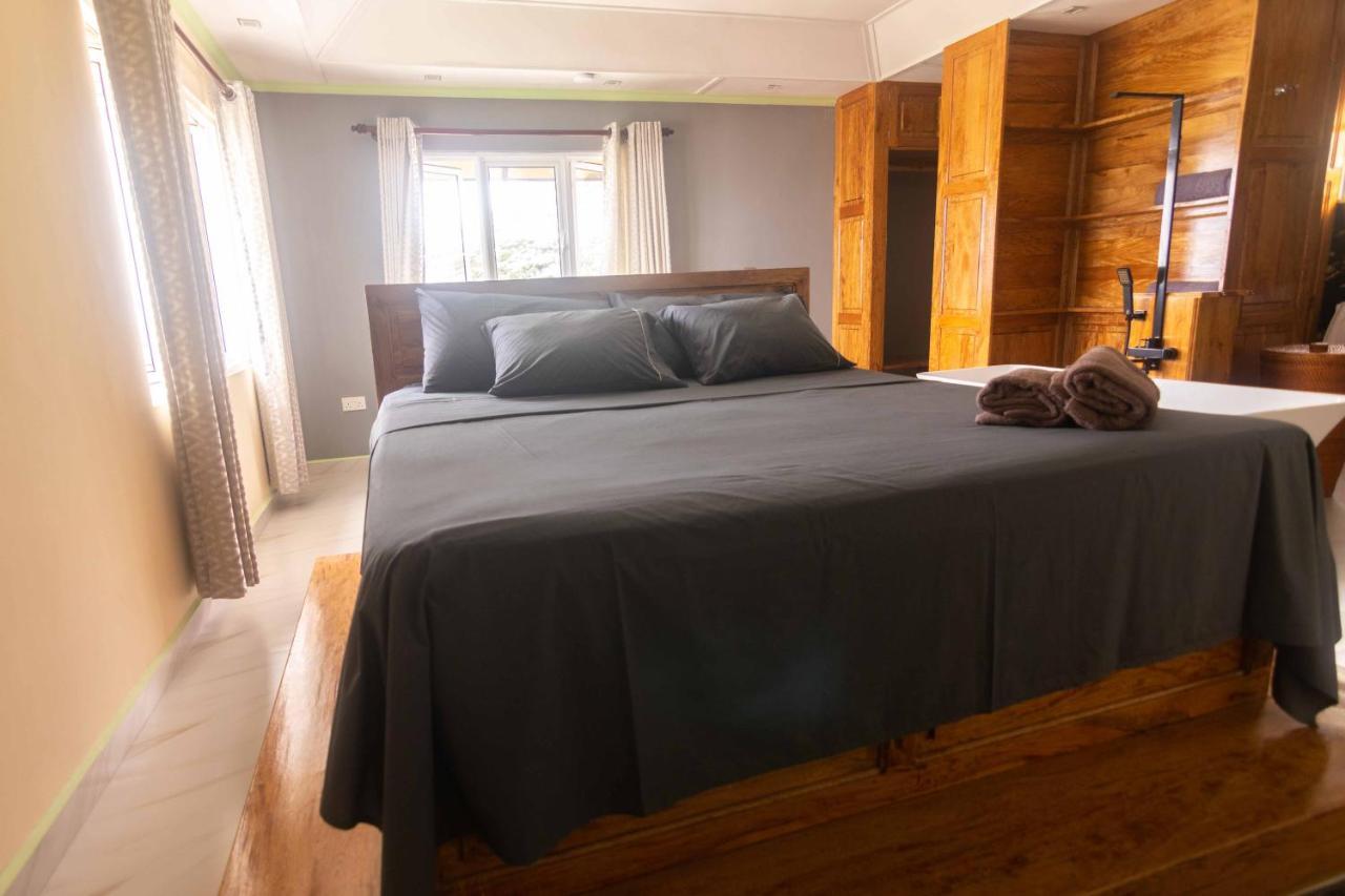 Azamat Self-Catering Apartment Pointe La Rue Buitenkant foto