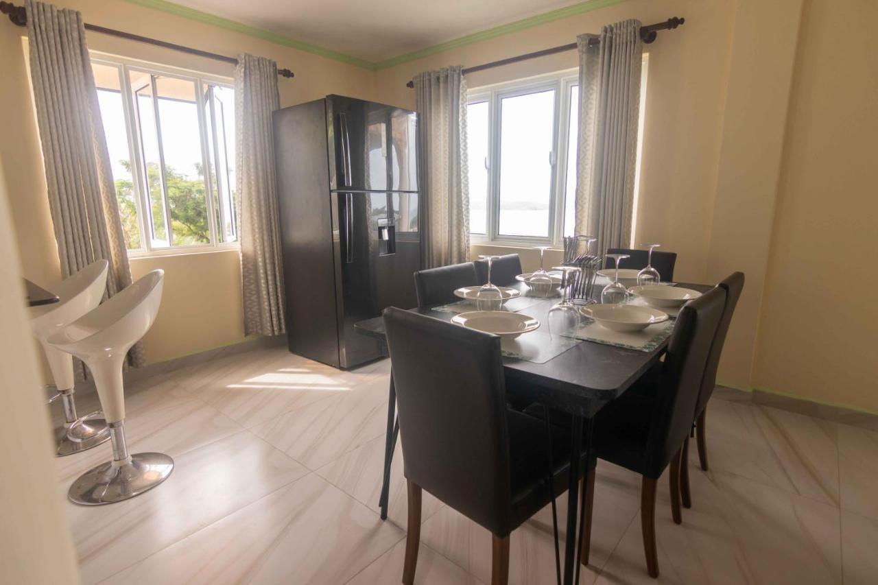 Azamat Self-Catering Apartment Pointe La Rue Buitenkant foto